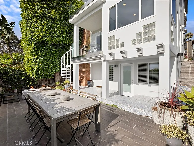 2609 Victoria Dr — Photo 11