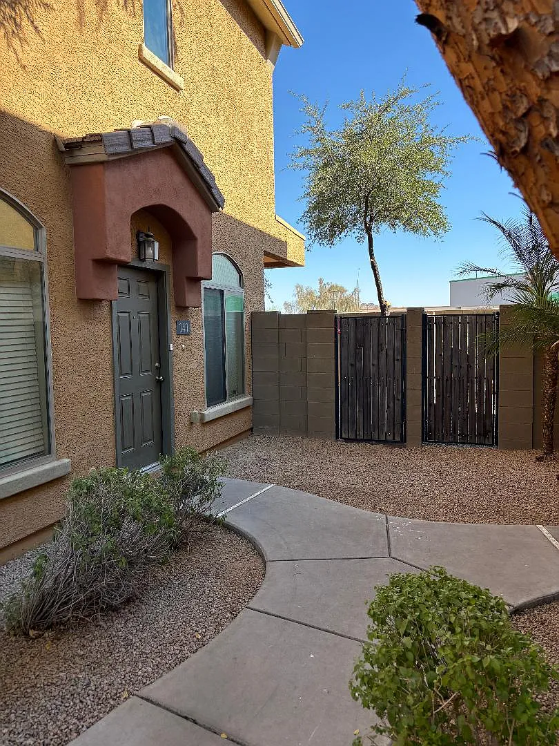 2 bed, 2.5 bath, 1186 sqft, $1,650 — Photo 3