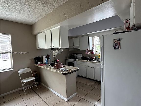 5th image of 7801 NW 35th Ct