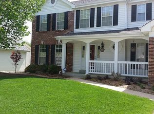 860 Kiefer Trails Dr, Ballwin, MO 63021