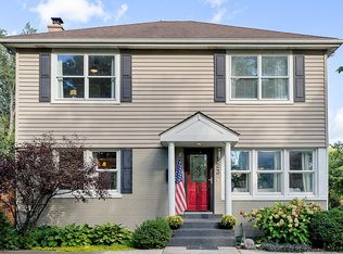 123 Hiawatha Dr, Clarendon Hills, IL 60514