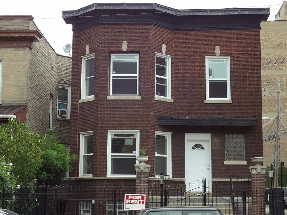 1056 W Foster