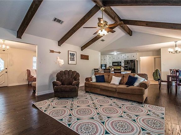 5th image of 108 Oak Valley Dr