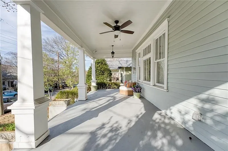 2 bed, 2.0 bath, 1336 sqft, $5,000 — Photo 3