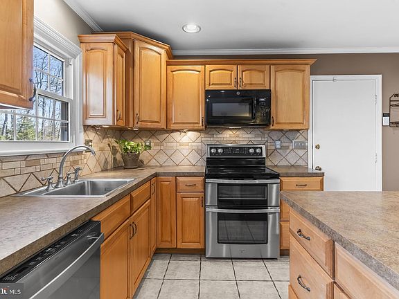 2nd image of 11460 Laplata Rd