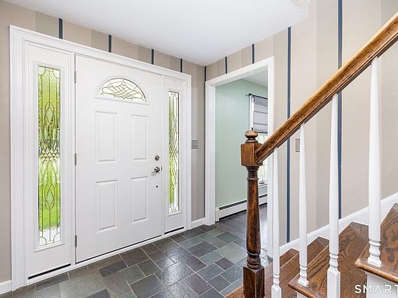 4th image of 9 Heather Lane
