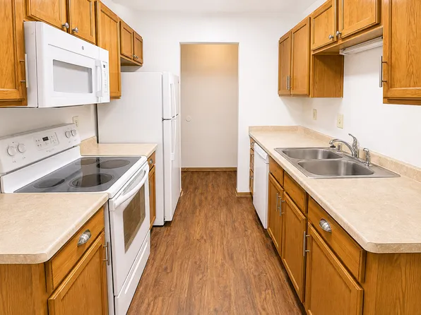 35 Hart Rd, Sun Prairie, WI 53590