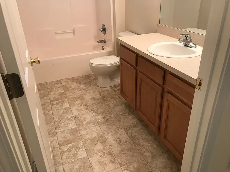 2642 Hidden Creek Dr — Photo 25
