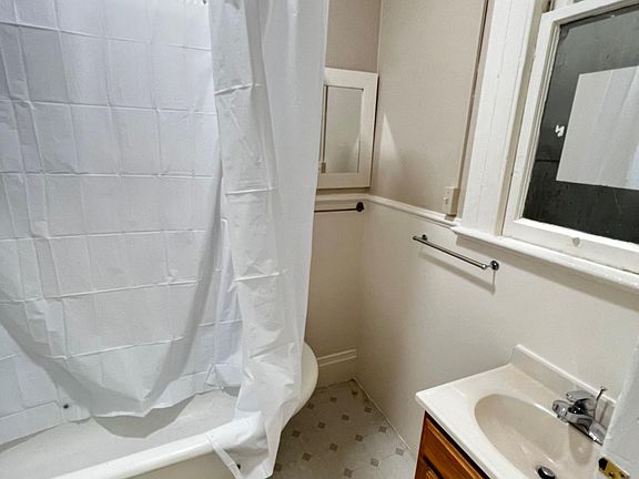 5th image of 594 Valencia St APT 16