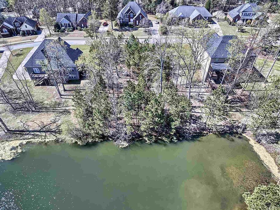 1st image of 438 Holly Berry Cir