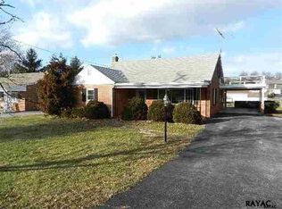 9 Charles Ave, Stewartstown, PA 17363