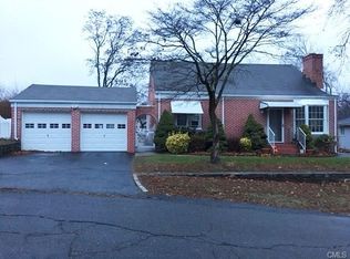 50 Beauvue Ter, Bridgeport, CT 06606