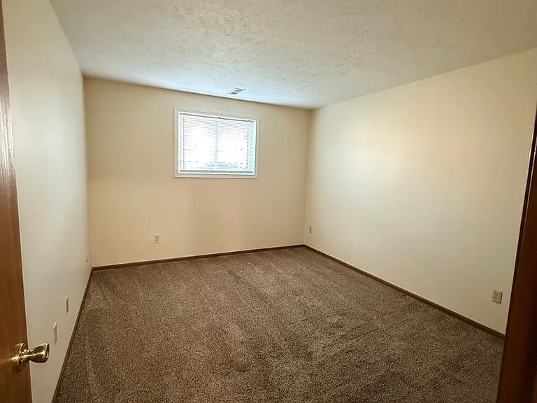 31400 N Marginal Rd — Photo 17