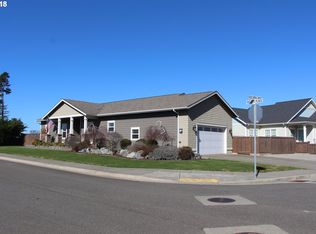 728 Rogers Pl, Bandon, OR 97411
