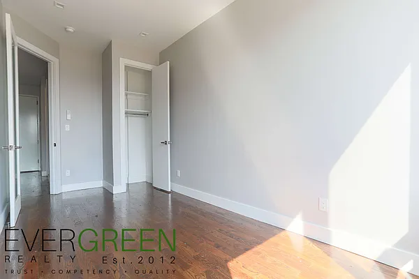 Rented by Evergreen Apartments BK | media 3