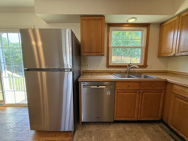 1225 Dewberry Dr — Photo 10