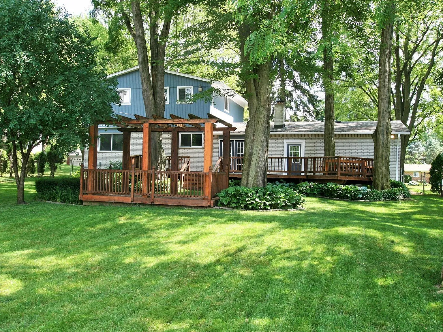 3 bed, 3.5 bath, 1799 sqft, $2,800 — Photo 2