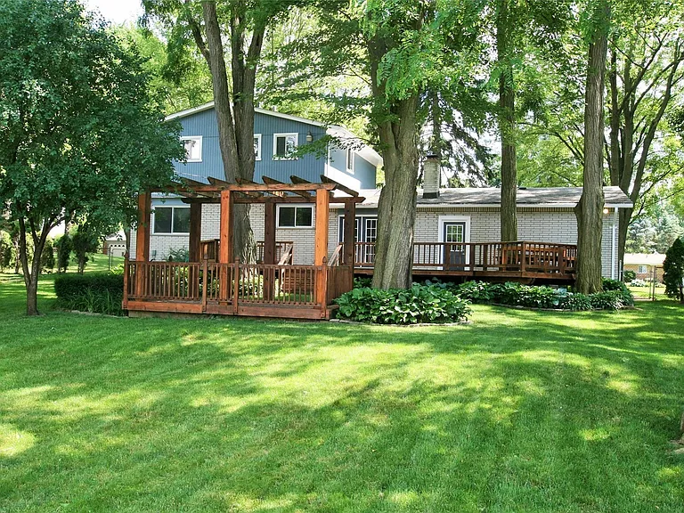 2536 Alveston Dr — Photo 2