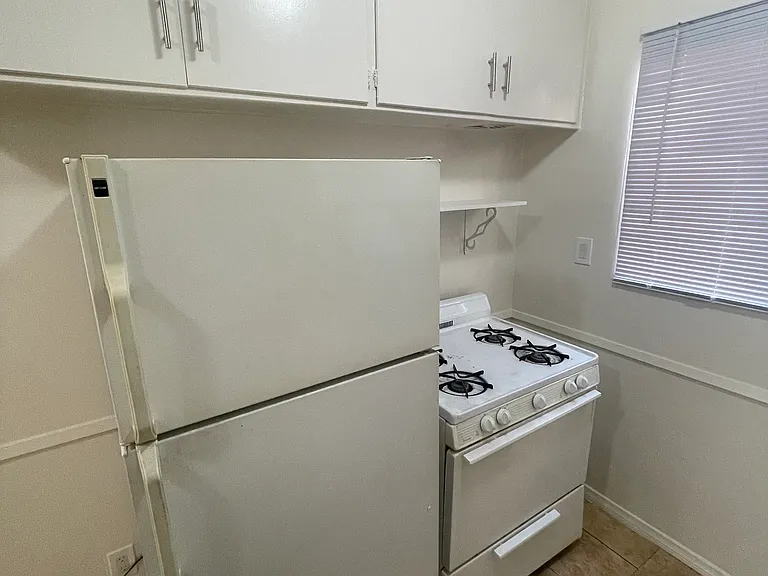 1607 N Harvard Blvd #3 — Photo 16