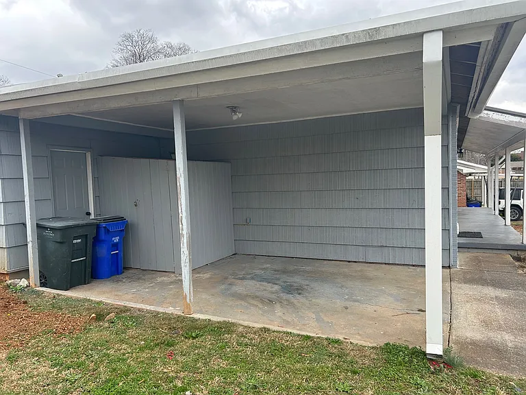 1610 Marlborough Blvd — Photo 3