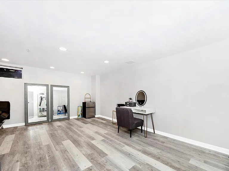2250 Wetherburne Way — Photo 12