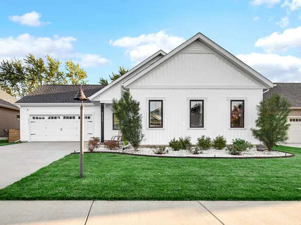 2751 Flagstone Dr, Valparaiso, IN 46385