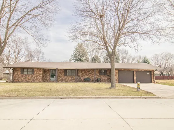 1018 17th Ave, Rock Valley, IA 51247