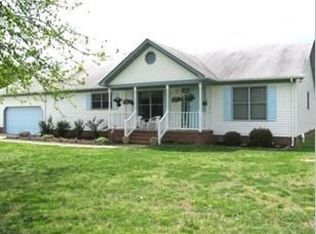 201 Robs Rd, Yorktown, VA 23692