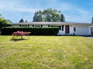 39 Appian Dr, Rochester, NY 14606