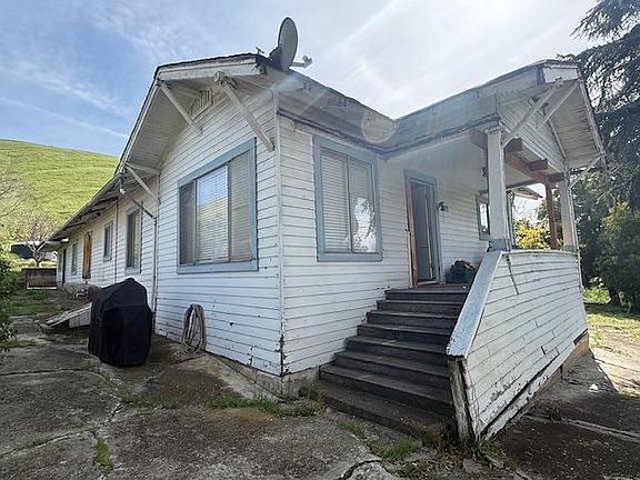 2nd image of 2118 Old Calaveras Rd