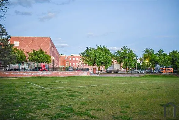 380 Ferry St — Photo 22