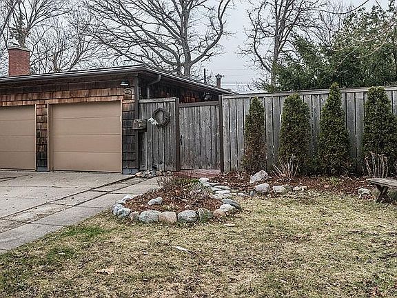 3rd image of 1606 Hillridge Blvd