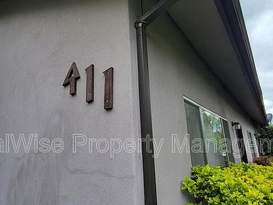 411 SE Riverside Ave UNIT B, Grants Pass, OR 97526 | Zillow