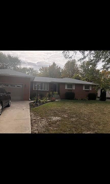 1st image of 294 Laird Ave