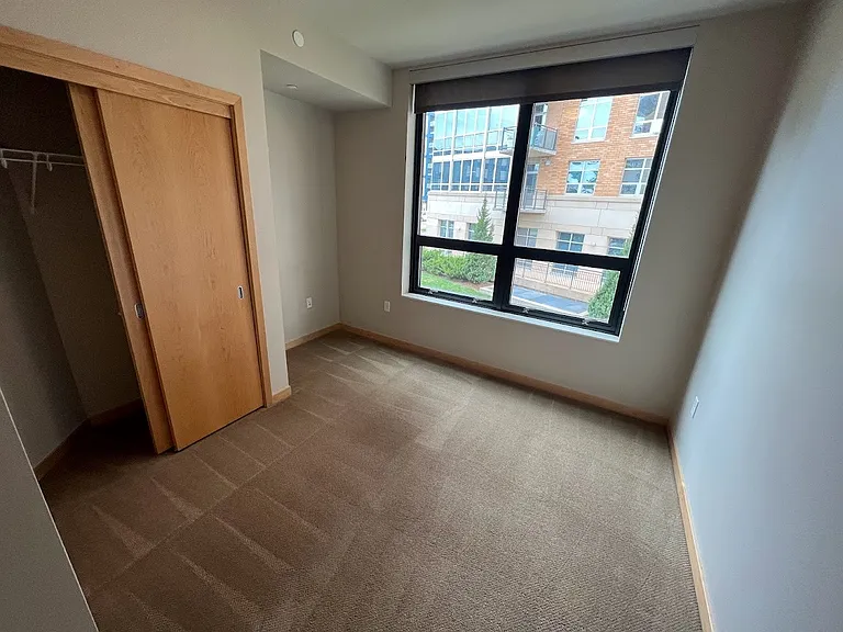Venture Luxury High Rise — Photo 95