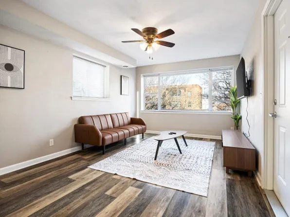 1029 N University St APT 3B, Peoria, IL 61606