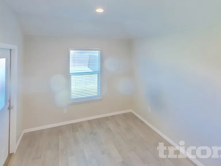 9216 Castorian Dr — Photo 5