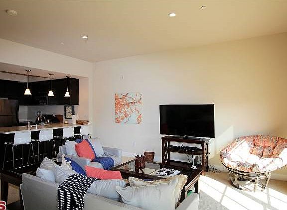 Open loft, approx 750 sq ft