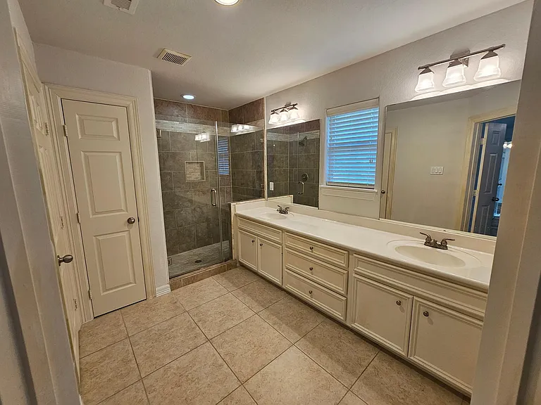 547 Birdsong Dr — Photo 32