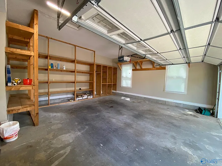 10103 Shadow Wood Dr SE — Photo 36