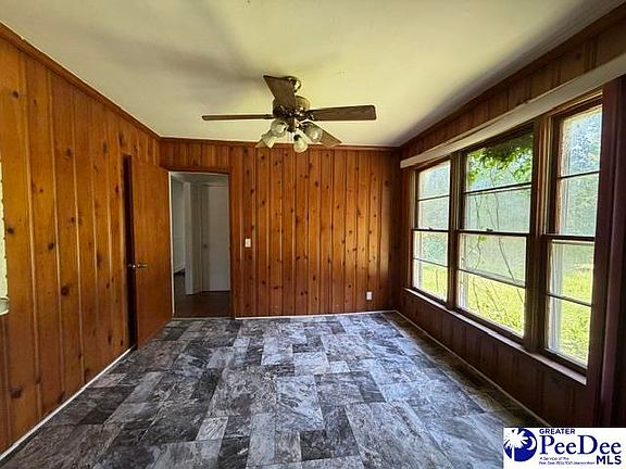 5th image of 402 Dogwood Ave
