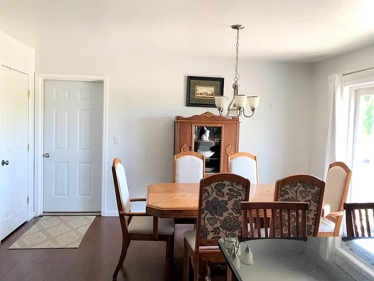 4 Shirley Dr — Photo 6