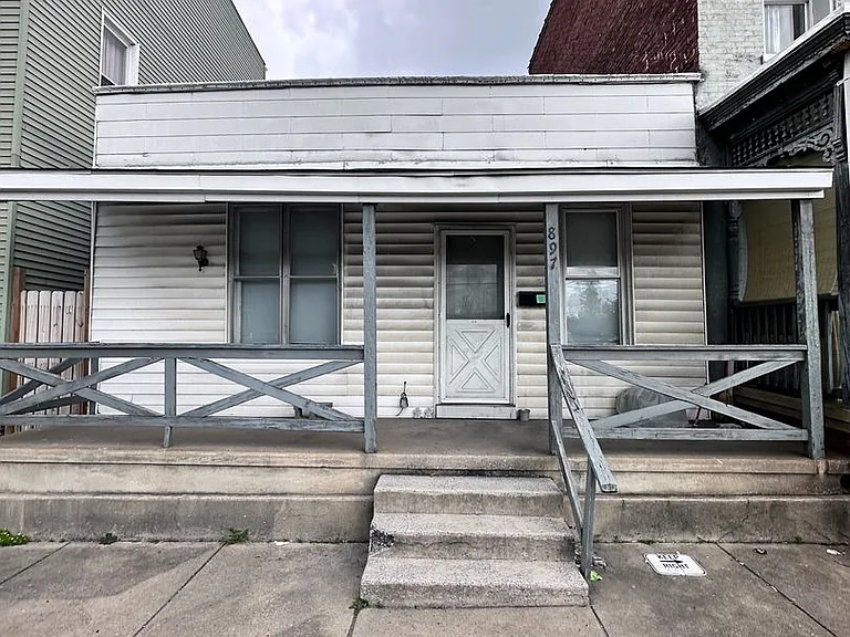 897 E Prospect St — Photo 1