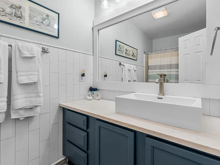 13 N Pinewood Dr #D — Photo 17