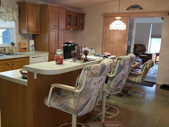 4th image of 3323 NE 14th St #D-9