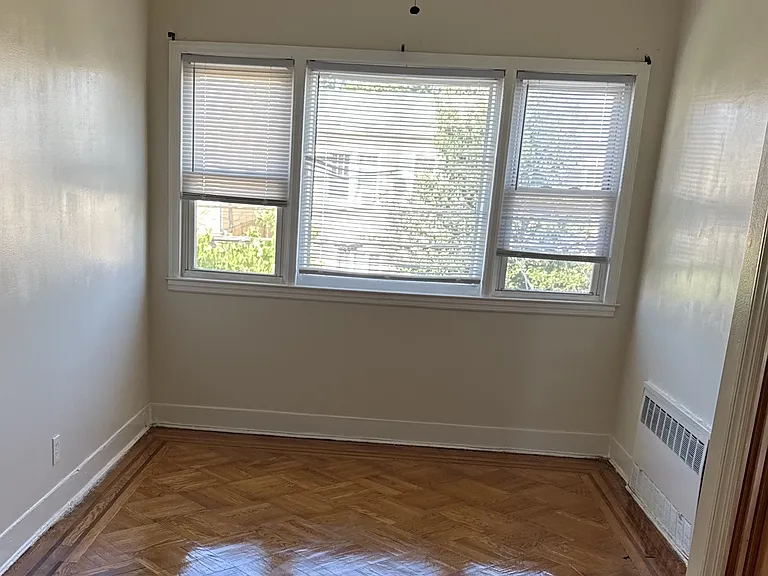 926 E 89th St #2 — Photo 8