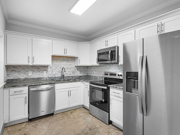 2nd image of 638 Madison St #6