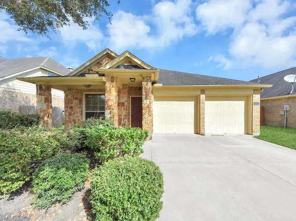 4510 Long Creek Dr, Fresno, TX 77545