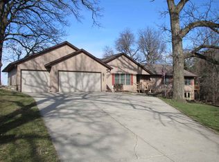 418 Ridge Dr, Geneseo, IL 61254