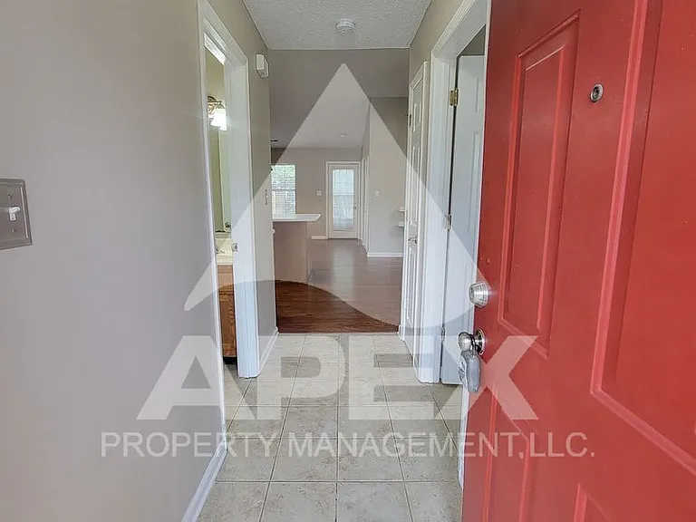 2030 Countryhill Ln — Photo 3